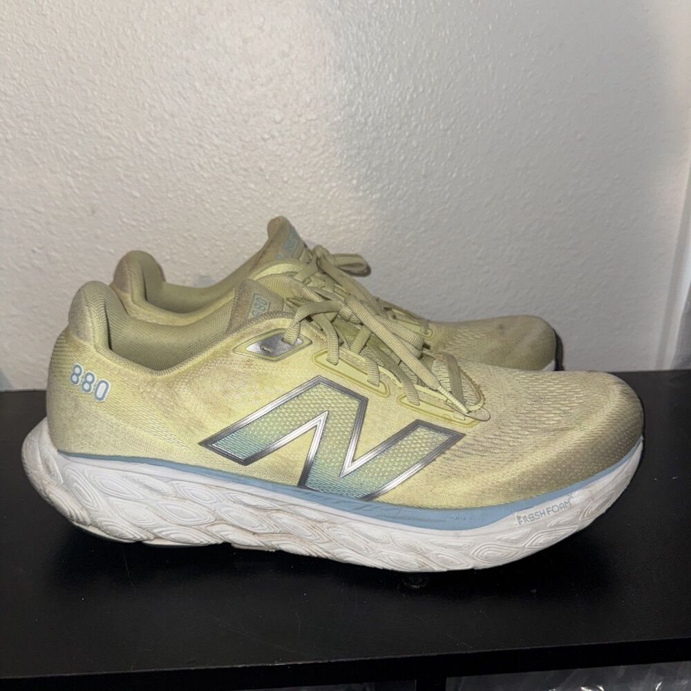New Balance Fresh Foam X 880v14 US Size 13 Yellow/Grey. M880N14